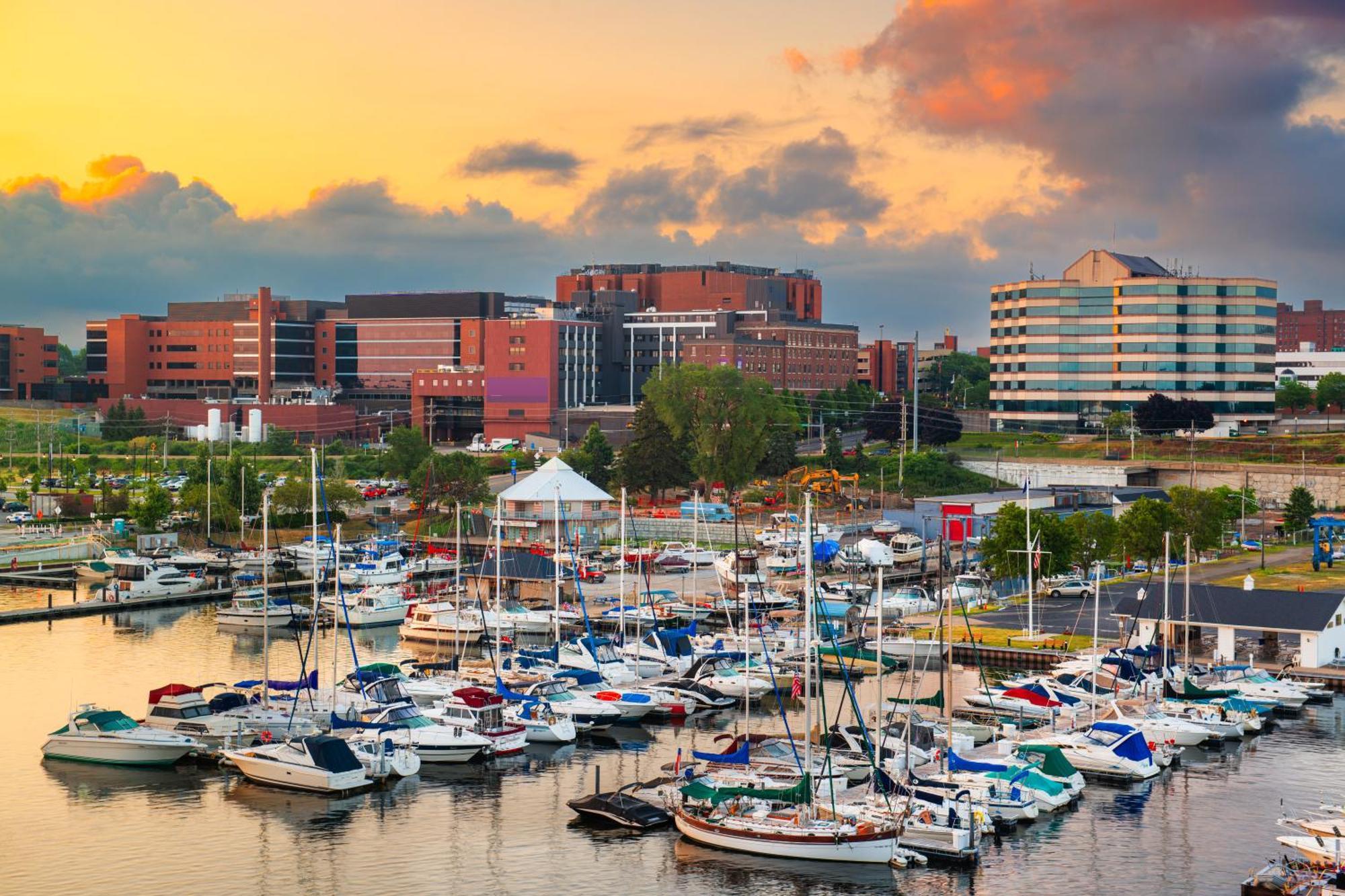 Courtyard By Marriott Erie Bayfront Hotell Exteriör bild